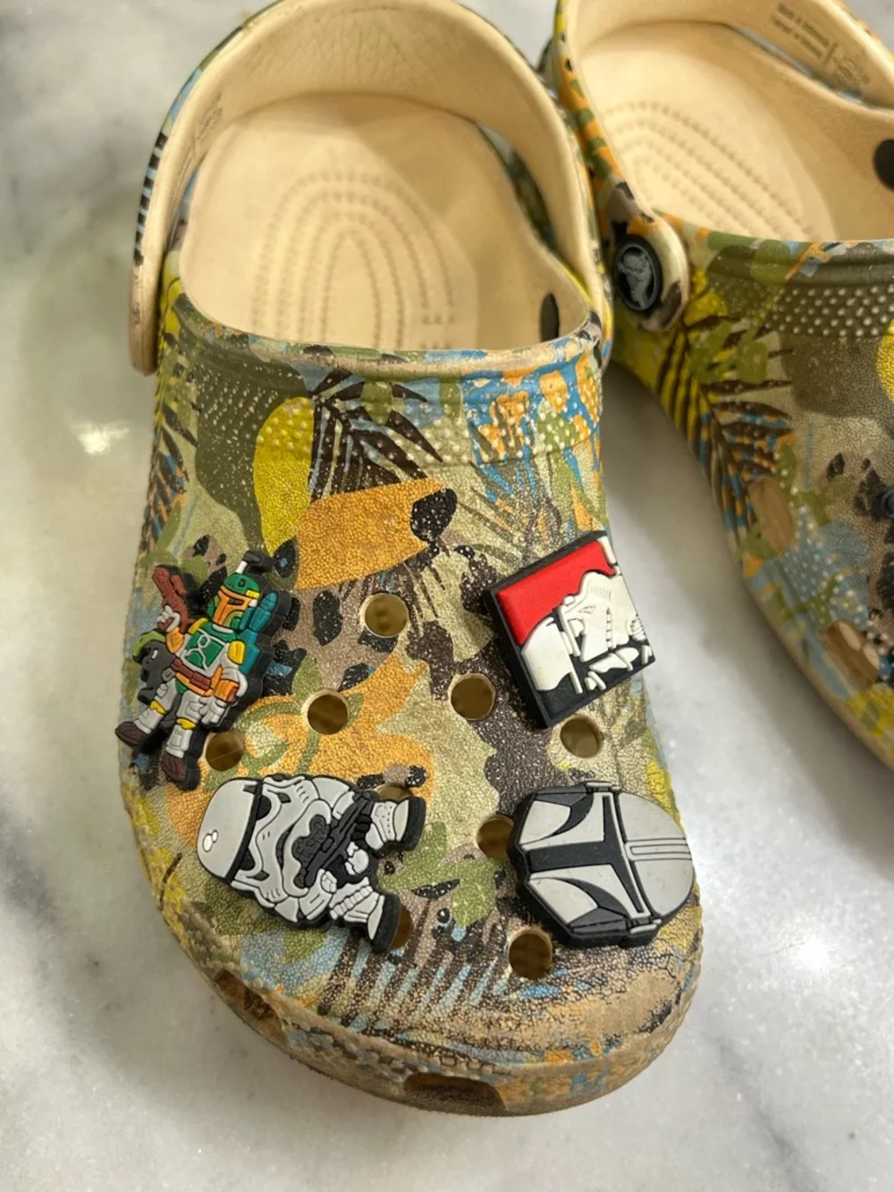 Crocs Boys Classic Far Out Slip On Clog Jungle with 8 Jibbitz Star Wars Messi 2
